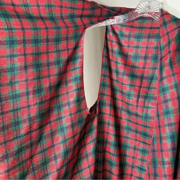 Stylish Red & Green Plaid Open Cardigan Vest - Picture 5 of 9